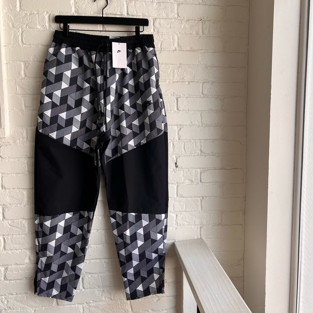 NWT Nike Jogger Pants
